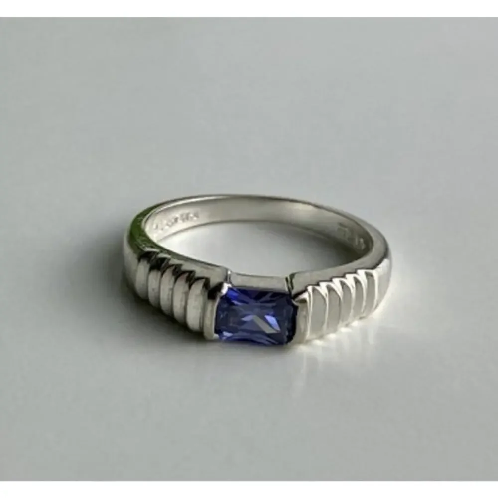 925 Sterling Silver Purple CZ Ring Size 6.5